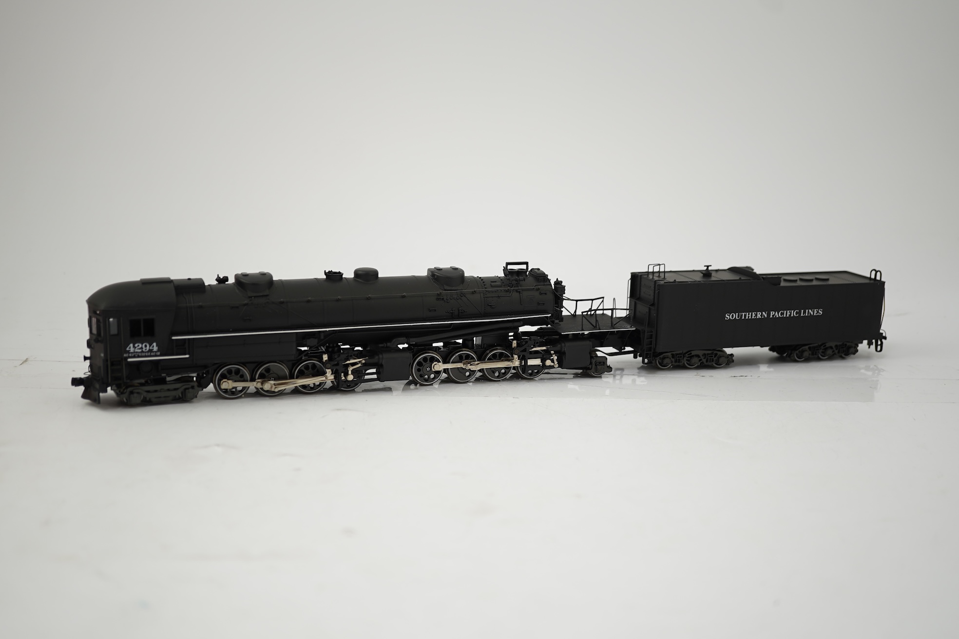 A boxed HO gauge Rivarossi (5426) model of Southern Pacific Lines S.P.L. Cab Forward, 4294, 4-8-8-2 tender locomotive, powered for two rail operation.